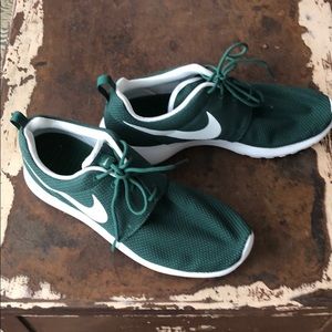 Nike Green Size 10 Women